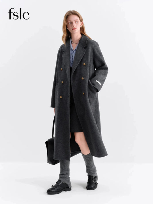 Grey 100% wool coat with notch lapel and structured fit detailing