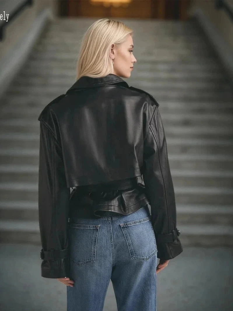 Cropped PU leather jacket with turn-down collar in slim fit for casual wear and music festivals.