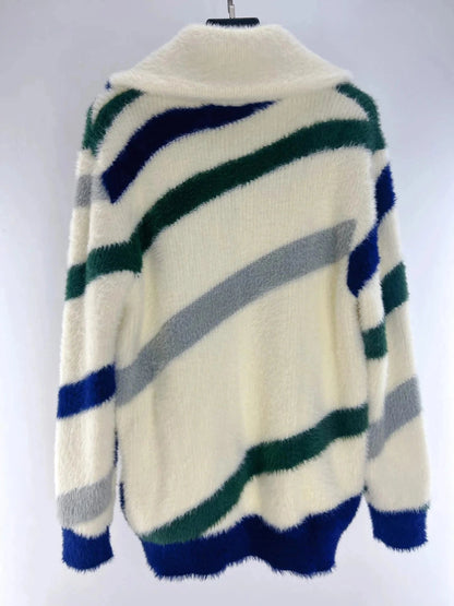 Chic oversized zipper jacket made from soft cotton, ideal for casual outings and layering in autumn and winter.