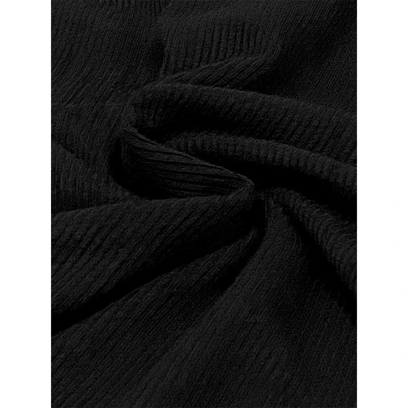 Vintage-inspired strapless knitted bandeau top with a corset silhouette and breathable material. Ideal for casual wear.