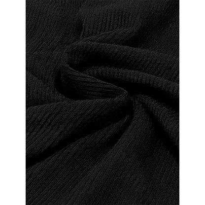 Vintage-inspired strapless knitted bandeau top with a corset silhouette and breathable material. Ideal for casual wear.