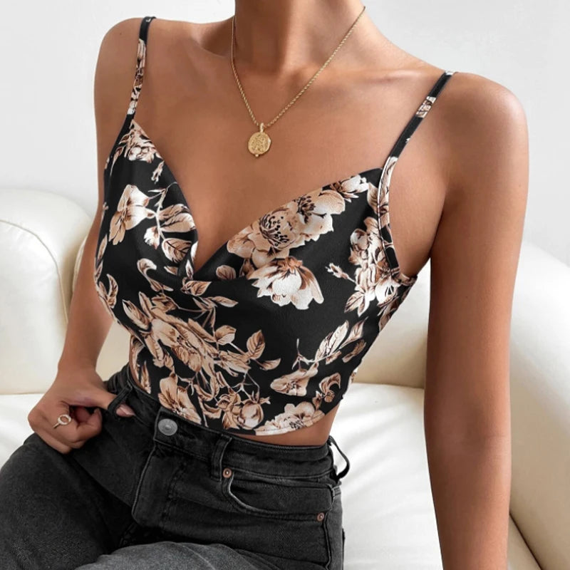 2024 Summer Camisole Slim Vest Sexy Women Sleeveless V-Neck Gray Tee Tank Tops Female Solid Black/White Korean Crop Tops Y2k